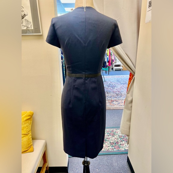 Hugo Boss women’s Blue & Black dress-NWT 
size 0-minor pull - see pic. - Picture 4 of 11